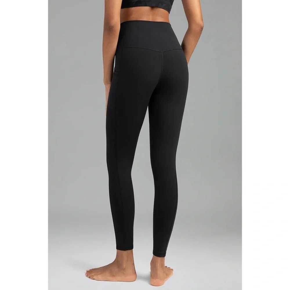 Colorfulkoala Black High-Waisted 7/8 Leggings with Pocket - Picture 2 of 4